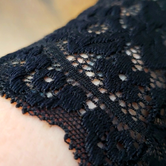 Black Lace Net Mesh Arm Cuff - Picture 5 of 11